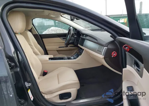 2017 Jaguar Xf 35T Premium z USA, uszkodzony, nr VIN SAJBD4BV7HCY34551